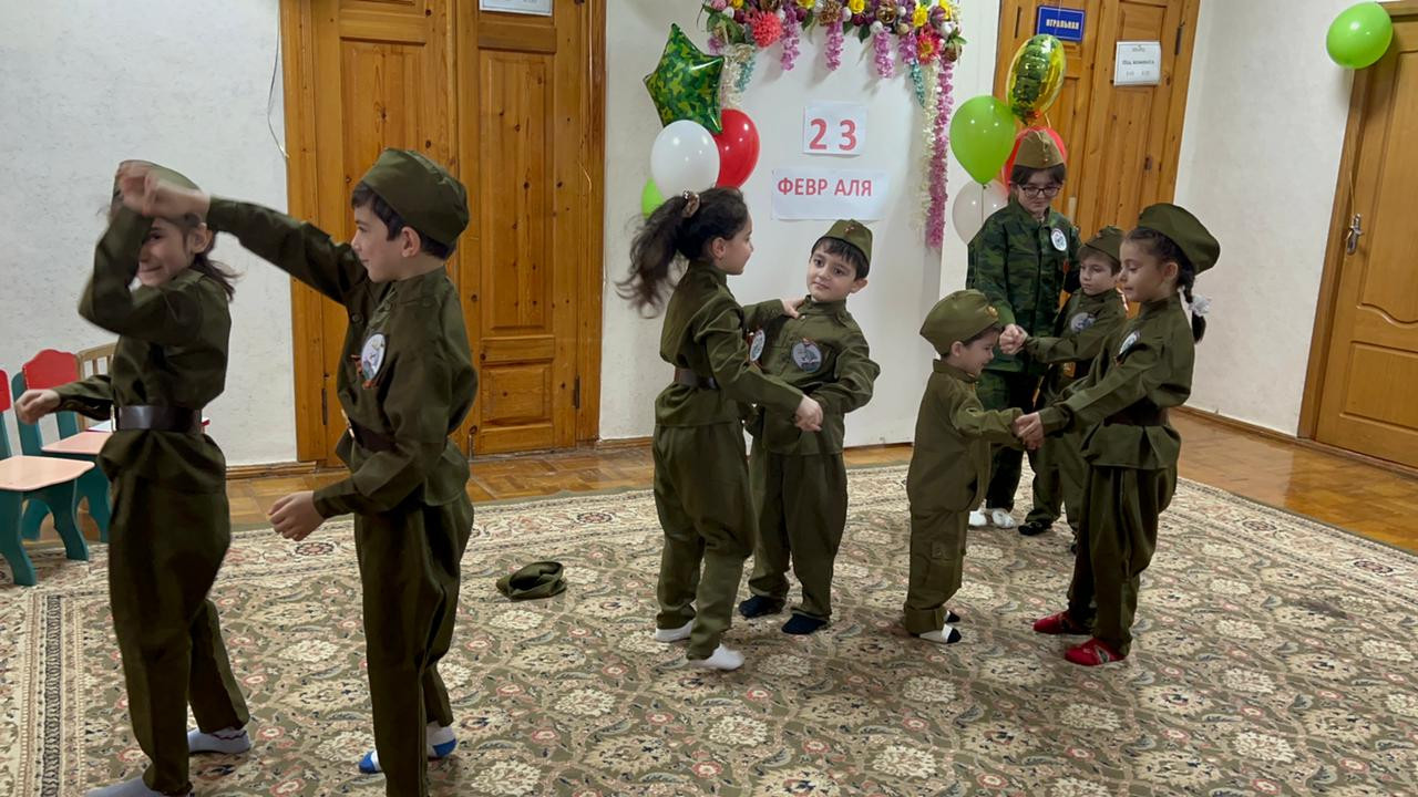 Празднование Дня Защитника Отечества в отделениях социального обслуживания детей и семей с детьми(полустационар и стационар)