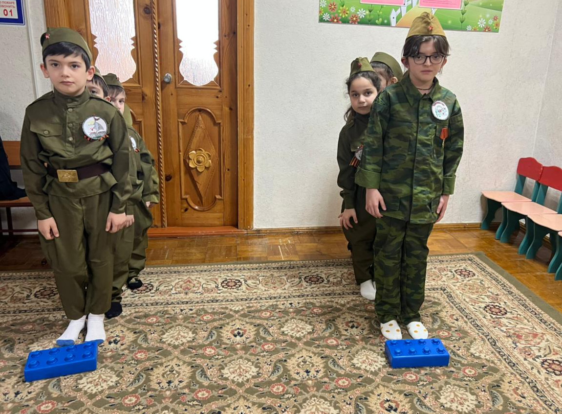 Празднование Дня Защитника Отечества в отделениях социального обслуживания детей и семей с детьми(полустационар и стационар)