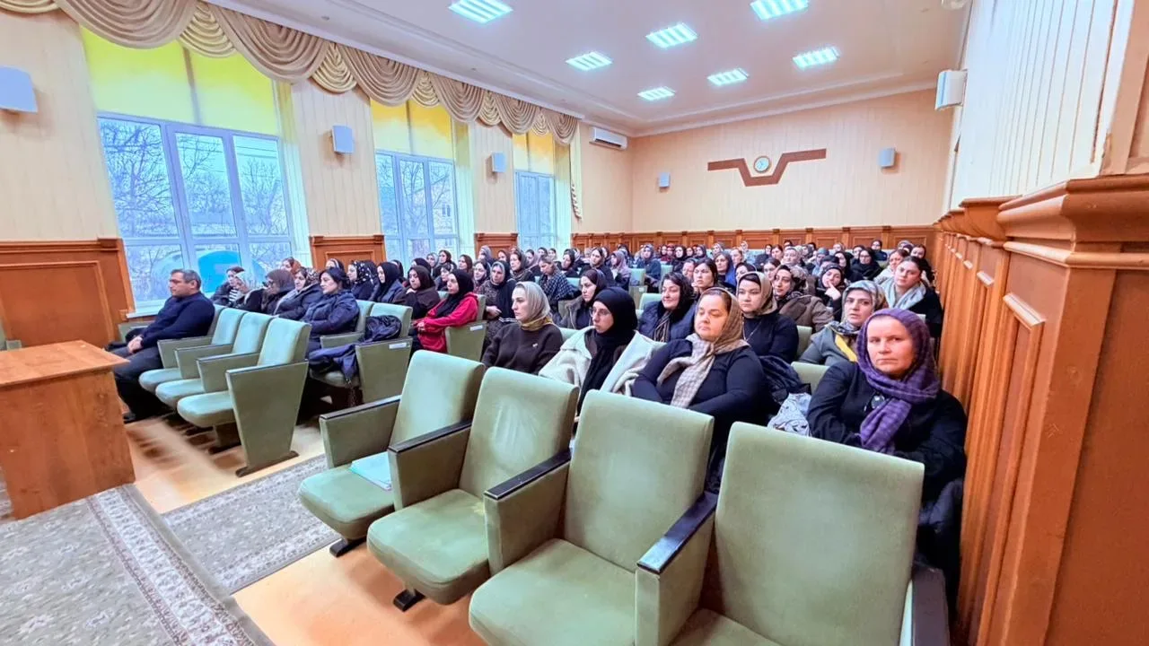 Расширенное собрание социальных работников Центра с главой Каякентского района.