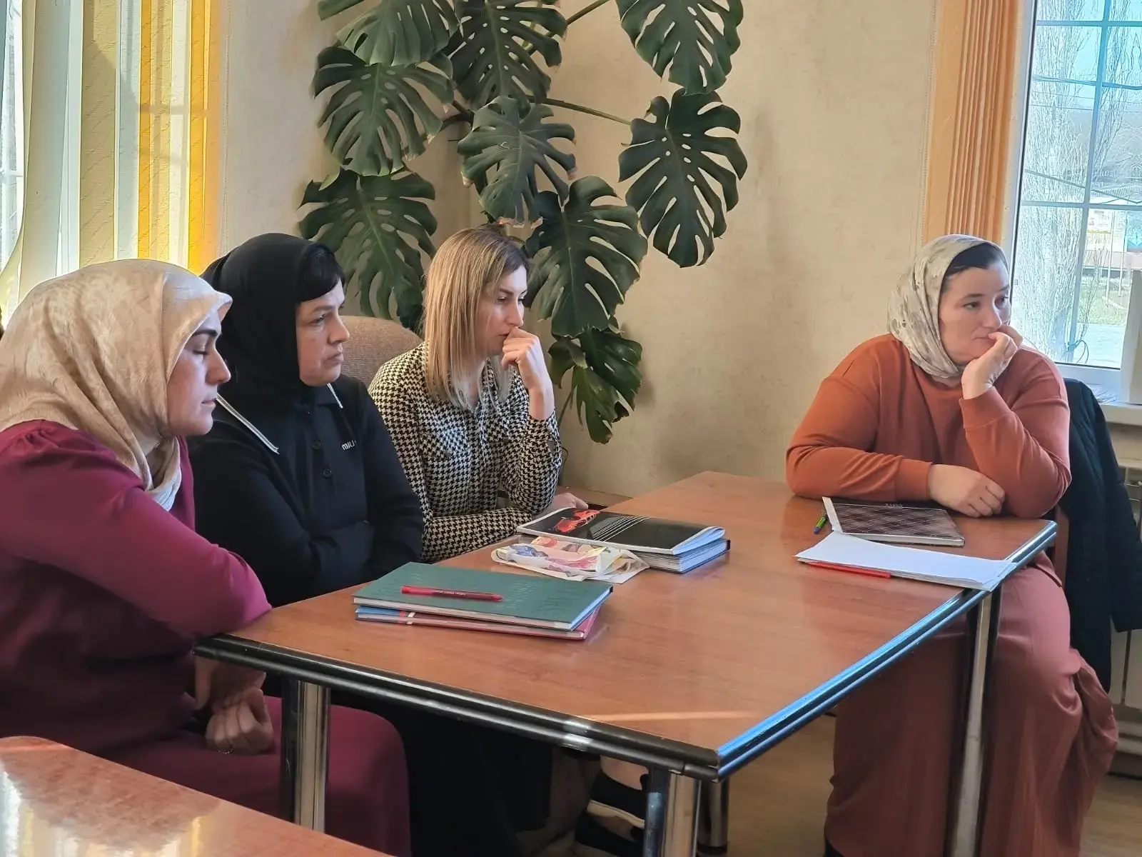 Внеплановое собрание со специалистами по социальной работе, специалистами по работе с семьей и психологами по работе с семьями участников специальной военной операции.