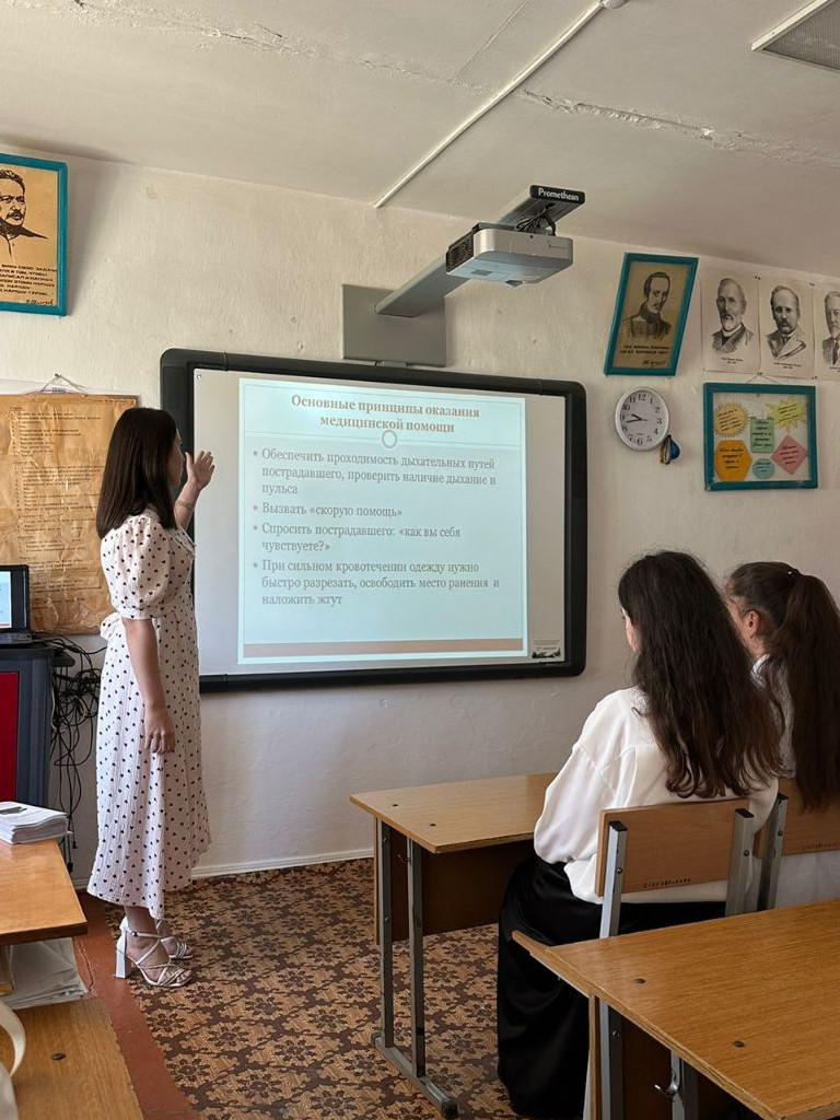День знаний с.Алходжакент -  Лекция по антитерроризму.