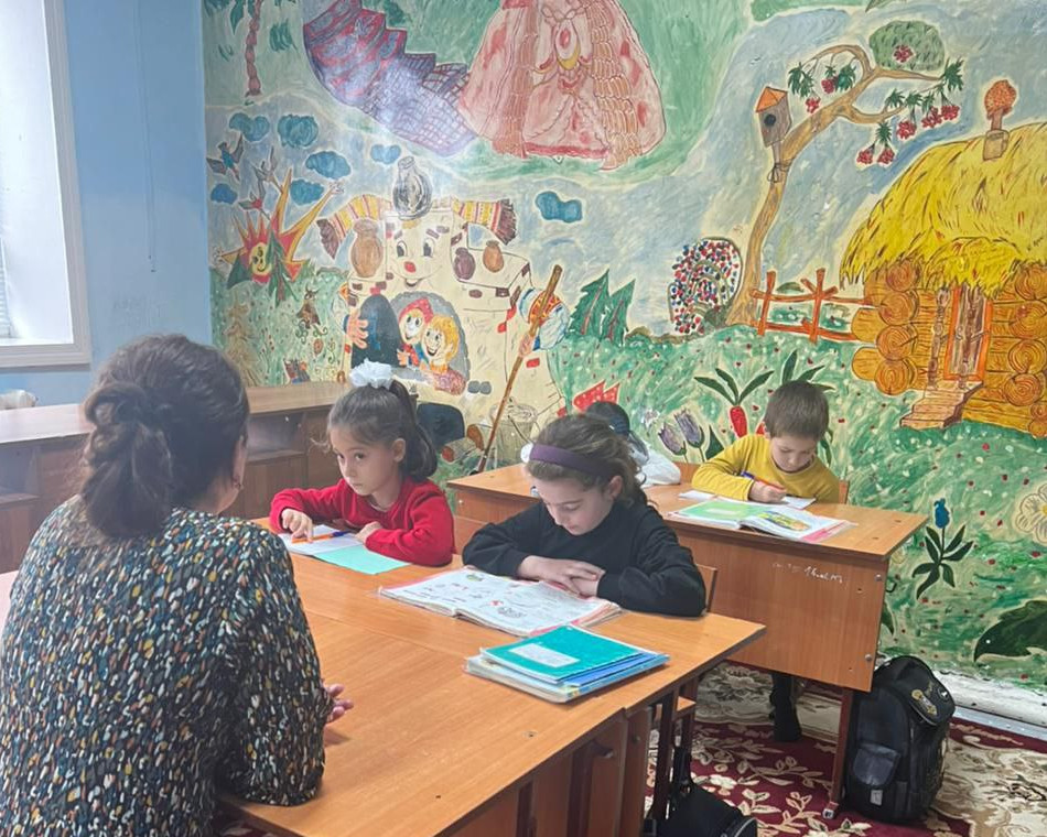 Дополнительные педагогические занятия в отделениях социального обслуживания детей и семей с детьми ( дневное и полустационар)