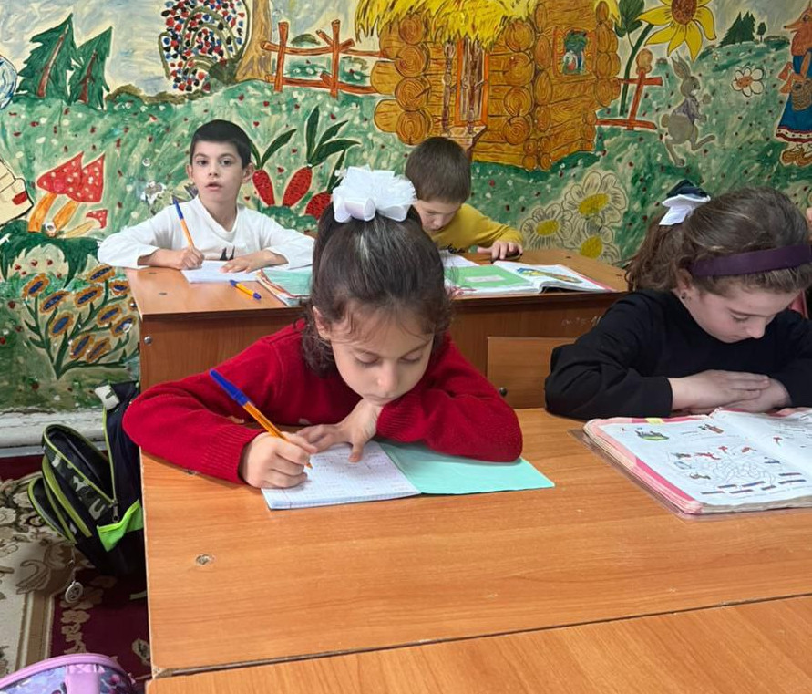 Дополнительные педагогические занятия в отделениях социального обслуживания детей и семей с детьми ( дневное и полустационар)