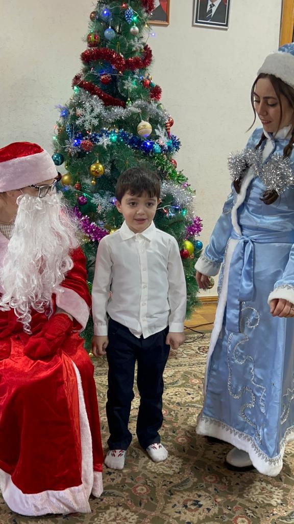 Новогодний утренник в отделениях обслуживания детей и семей с детьми